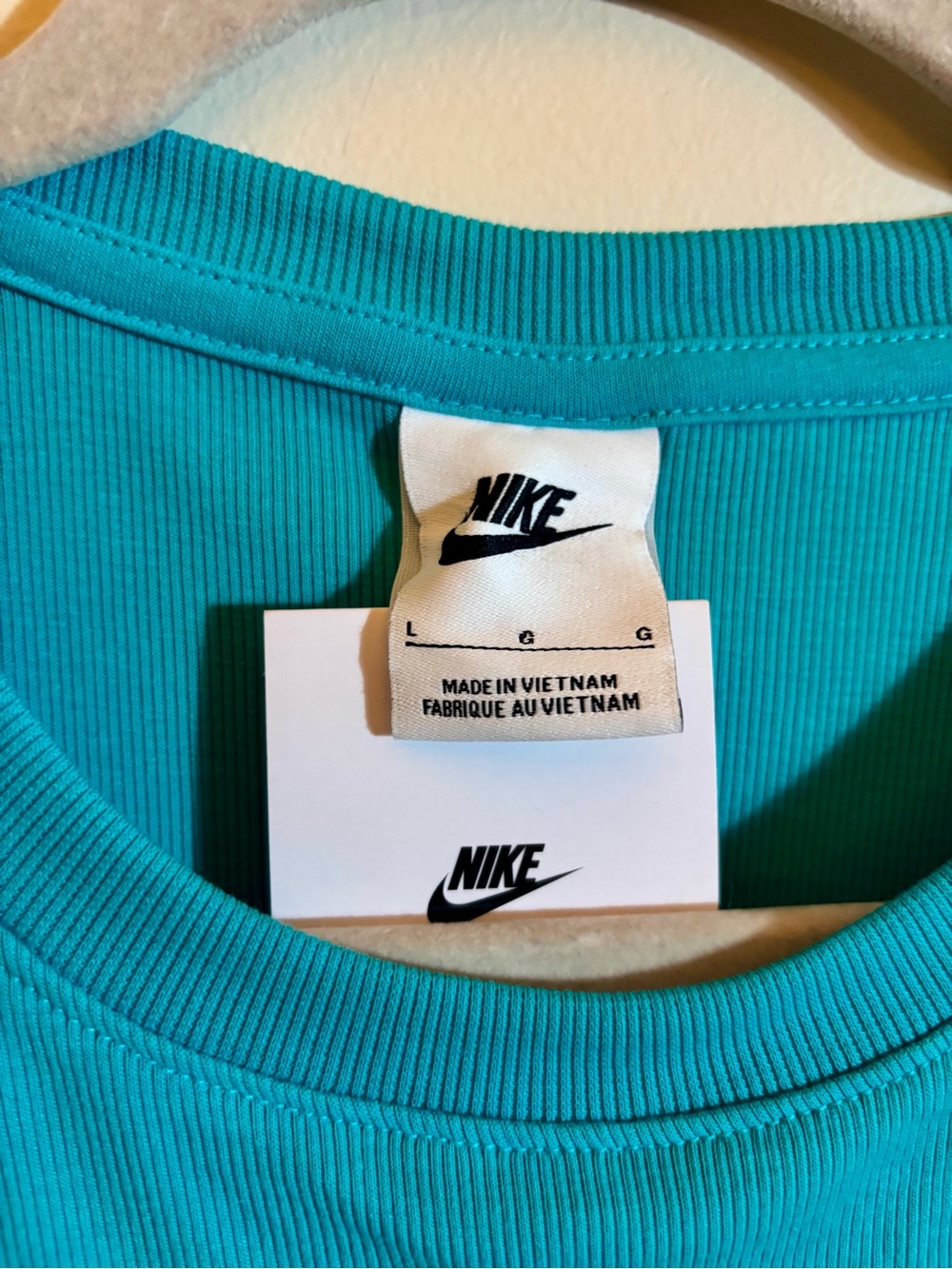 Nike Women's Teal Cropped Ribbed Active Chill Knit Tank Top NWT Large - Picture 2 of 7